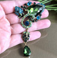 Load image into Gallery viewer, Goddess Emerald Broche
